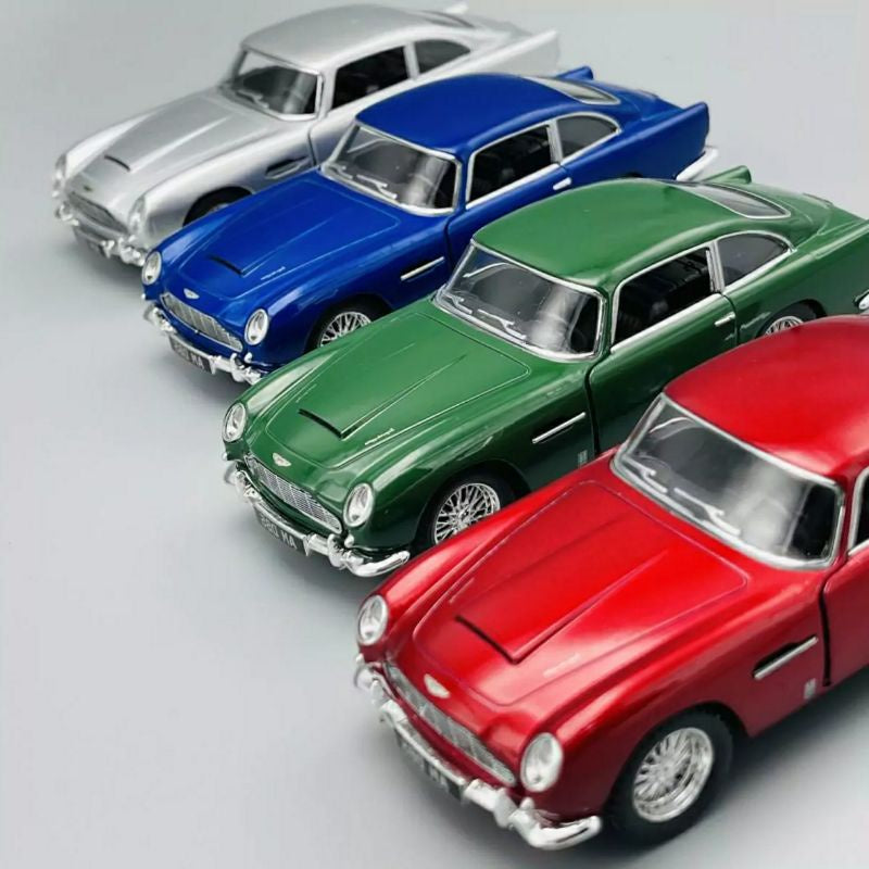 17920 KINSMART ASTON MARTIN RETRO - COLORE CASUALE
