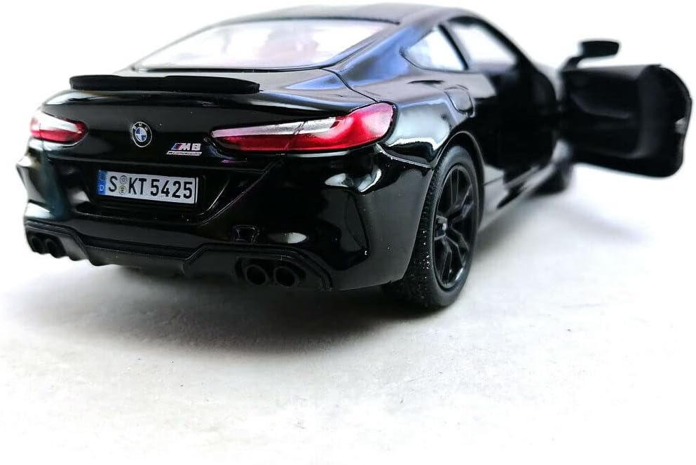 89451 KINSMART BMW M8 COMPETITION COUPE' colore casuale