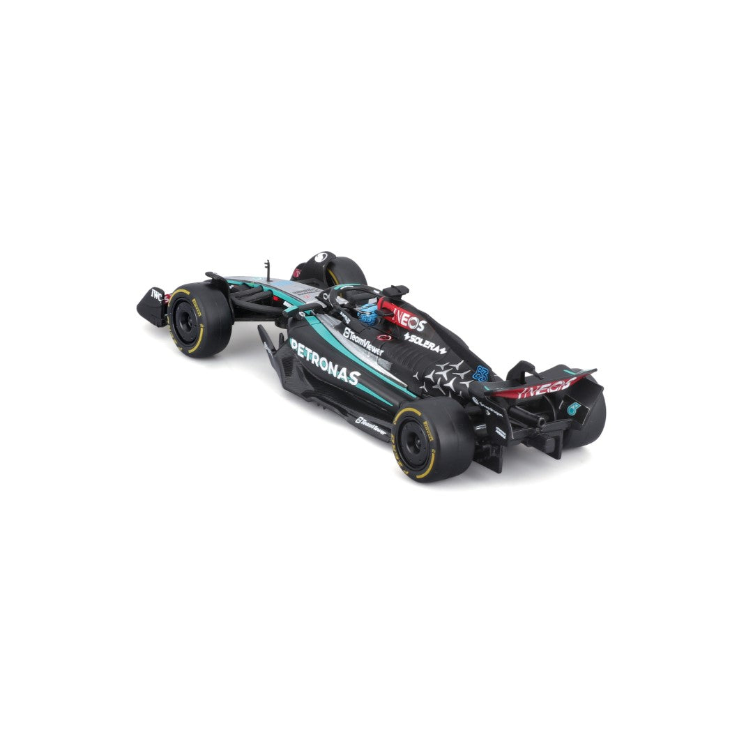 18-38209R Bburago F1 Mercedes-AMG W15 E Performance #63 con casco Russell - 1:43