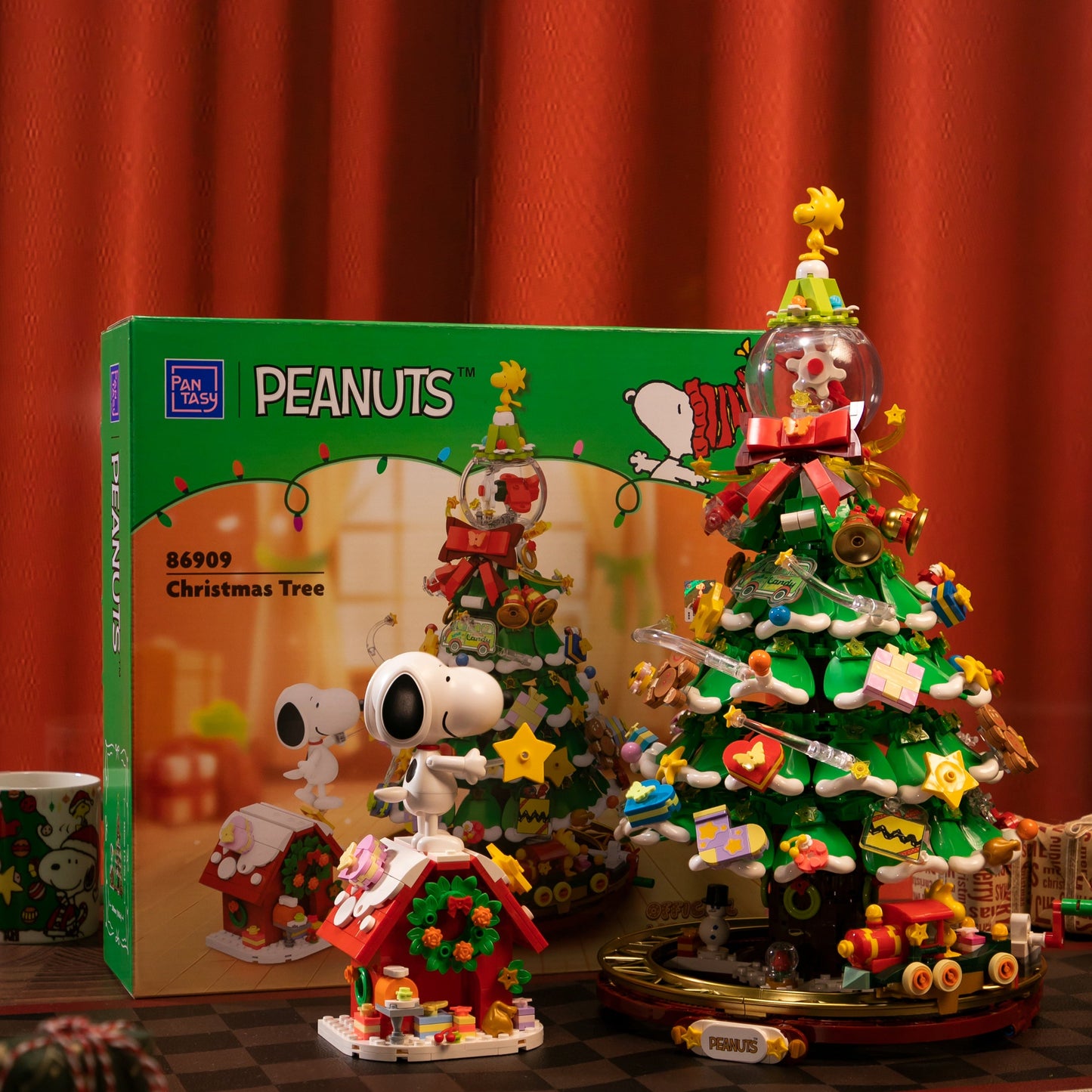 86909 PANTASY set di mattoncini collezione Peanuts L'albero di Natale di Snoopy