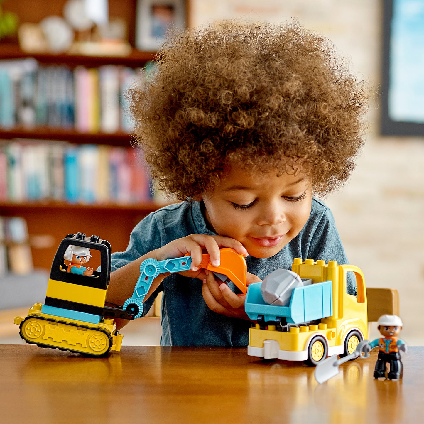 10931 LEGO Duplo - Camion e scavatrice cingolata