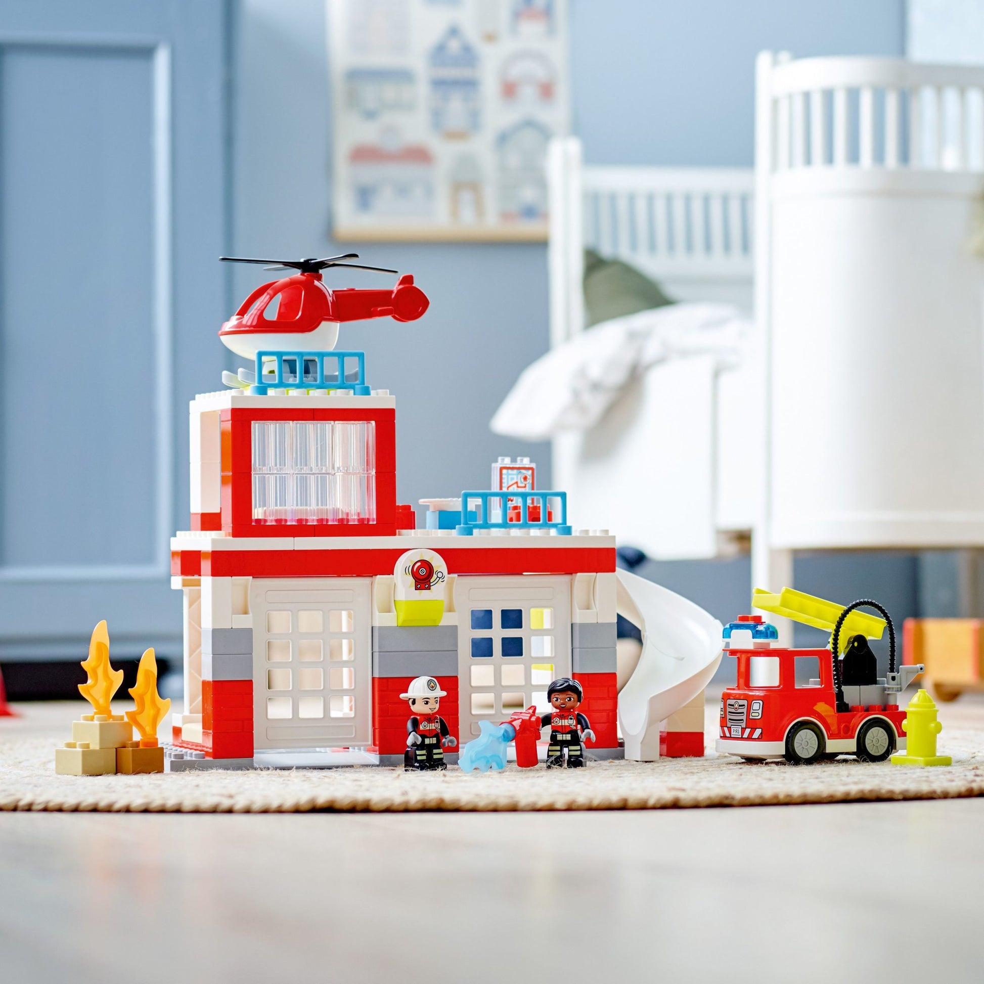 10970 LEGO® Duplo - Caserma dei Pompieri ed elicottero