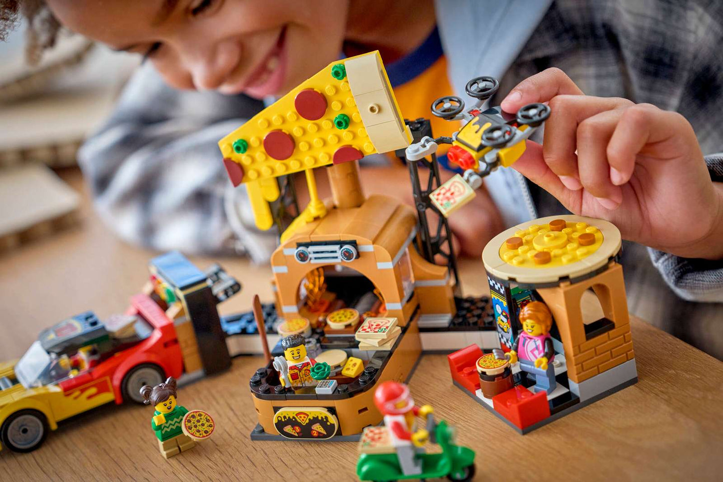 60496 Lego City Centro di consegna pizze con veicoli