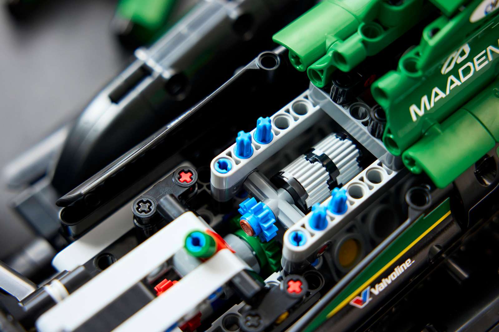 42240 LEGO Technic  Auto F1® Aston Martin Aramco AMR25  Modellino Formula 1