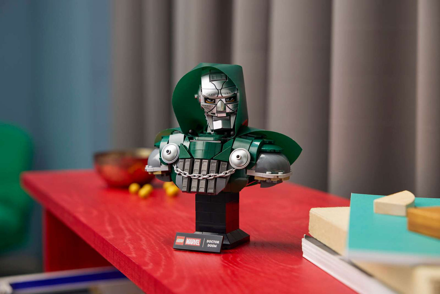 76345 LEGO Marvel Busto del Dottor Destino