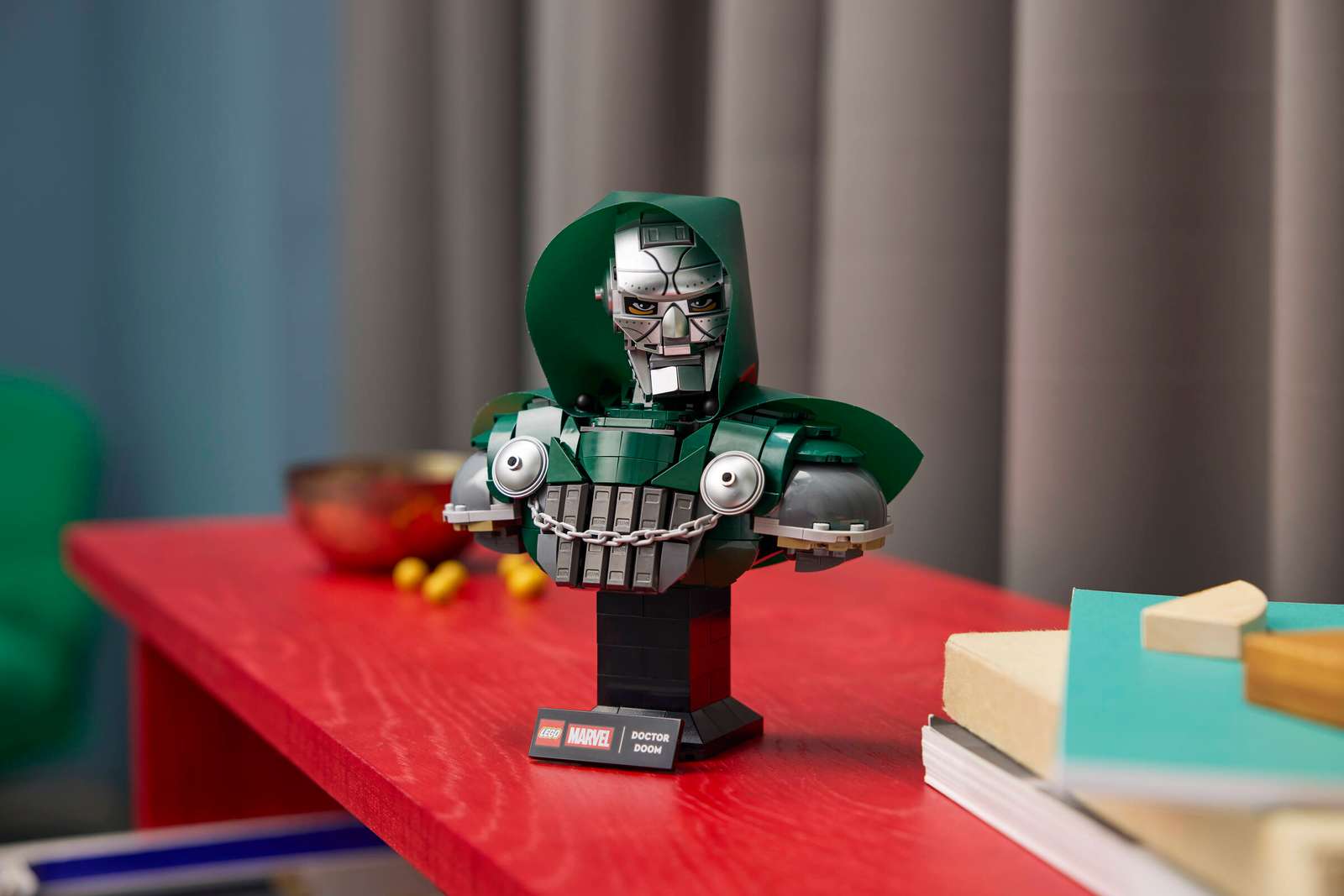 76345 LEGO Marvel Busto del Dottor Destino