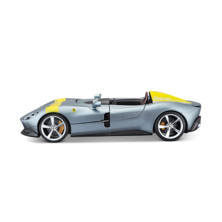 18-16013 Bburago Ferrari  R&P - Ferrari Monza SP1, grigia - Scala 1:18