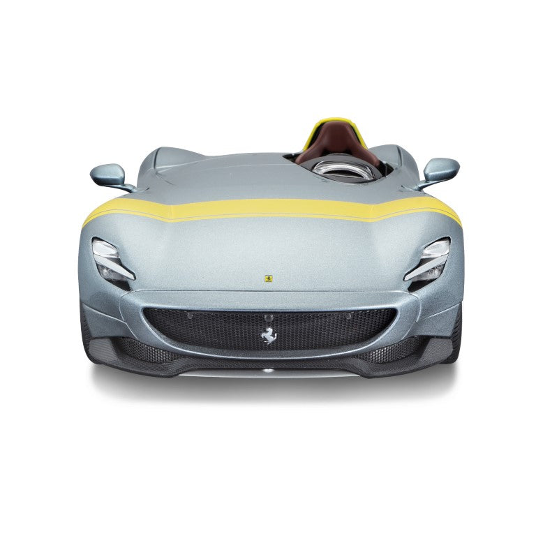 18-16013 Bburago Ferrari  R&P - Ferrari Monza SP1, grigia - Scala 1:18