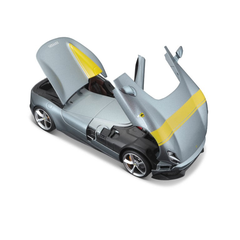 18-16013 Bburago Ferrari  R&P - Ferrari Monza SP1, grigia - Scala 1:18