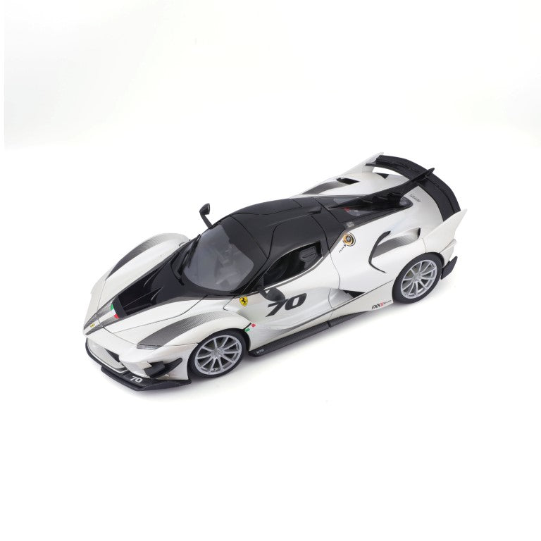 18-16012 Bburago Ferrari Race & Play - Ferrari FXX K #70, bianca - 1:18