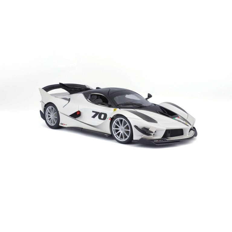 18-16012 Bburago Ferrari Race & Play - Ferrari FXX K #70, bianca - 1:18