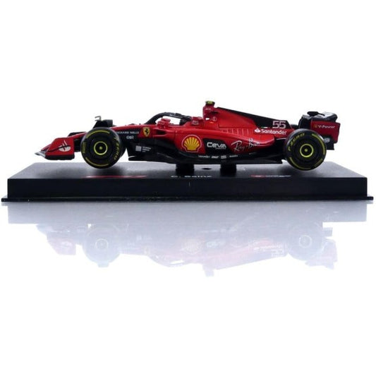 18-36835 - Bburago Ferrari Racing 2023 F1 #55 Sainz 1:43 con casco
