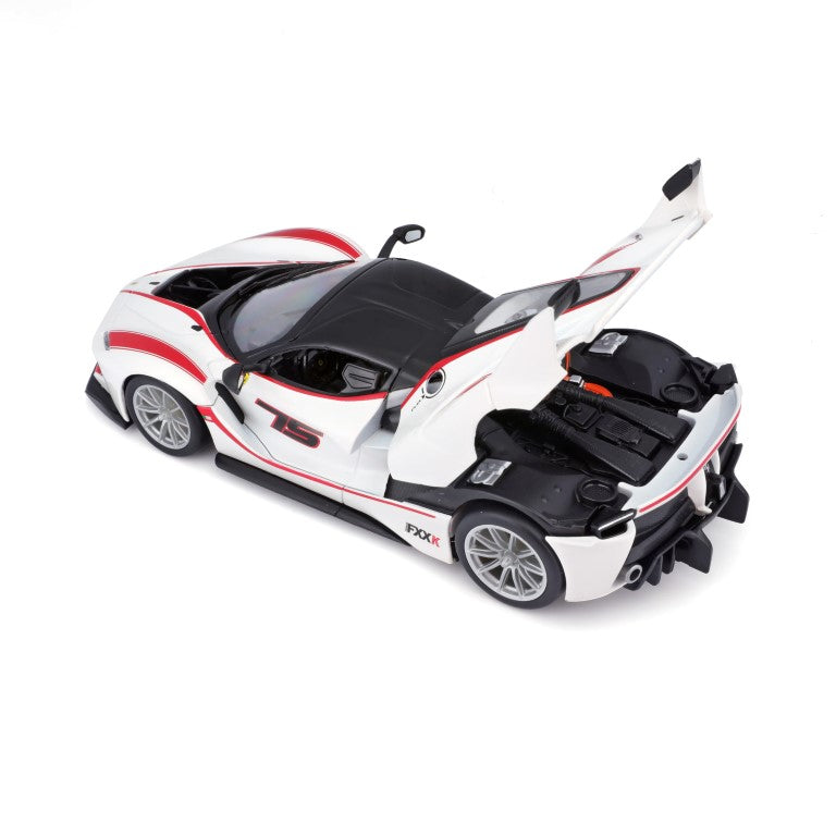18-26301 Bburago Ferrari Racing - Ferrari FXX K, bianca - Scala 1:24