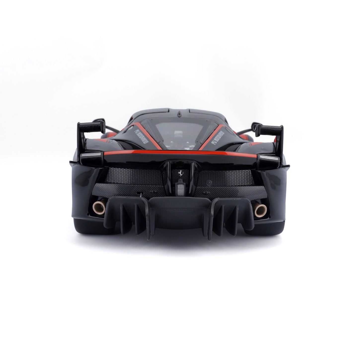 18-16010 Bburago Ferrari  R&P - Ferrari FXX K #5, nera e rossa - 1:18