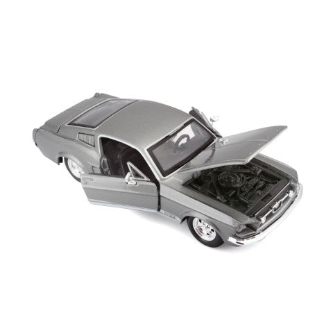 10-31260 GY Bburago Maisto - Ford Mustang GT (1967), grigia - 1:24