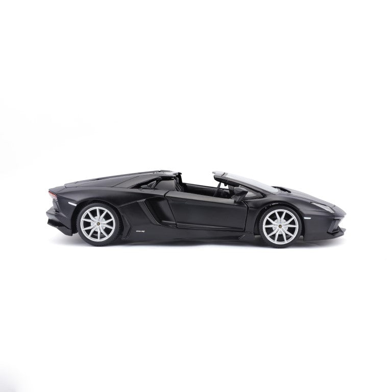 10-31504 Bburago Maisto - Lamborghini Aventador LP 700-4 Roadster, nera - 1:24