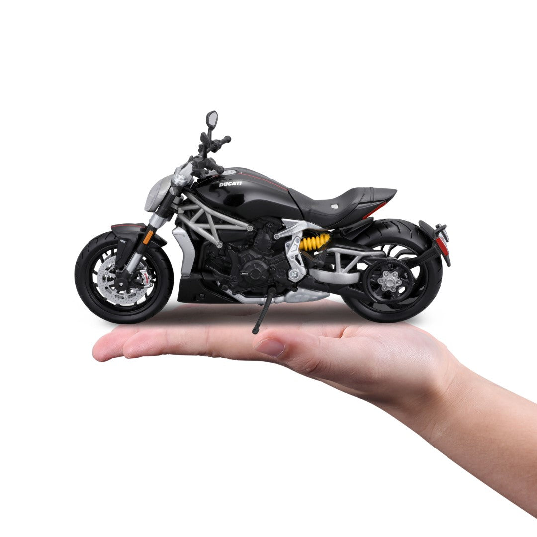 10-20101 Bburago Maisto moto  Ducati XDiavel S, nera - Scala 1:12