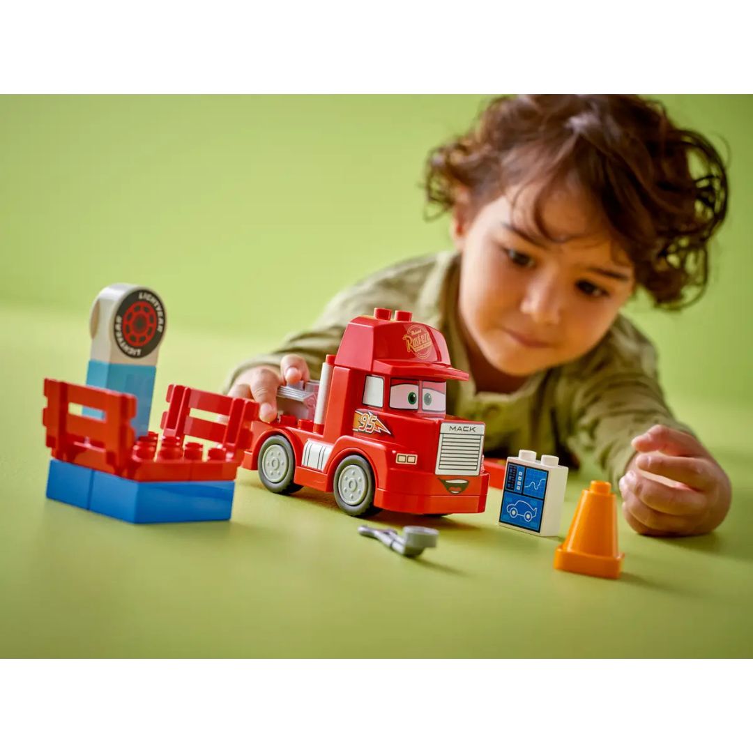 10417 LEGO Duplo - Mack al circuito