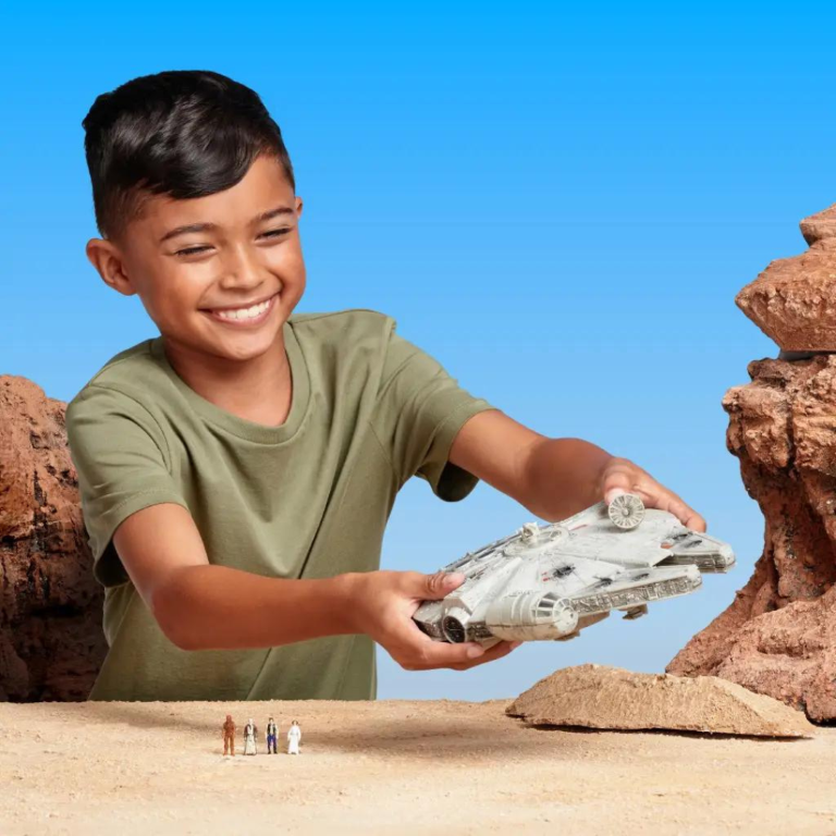 SW050100 Rei Toys - Millennium Falcon - Miniature Star Wars