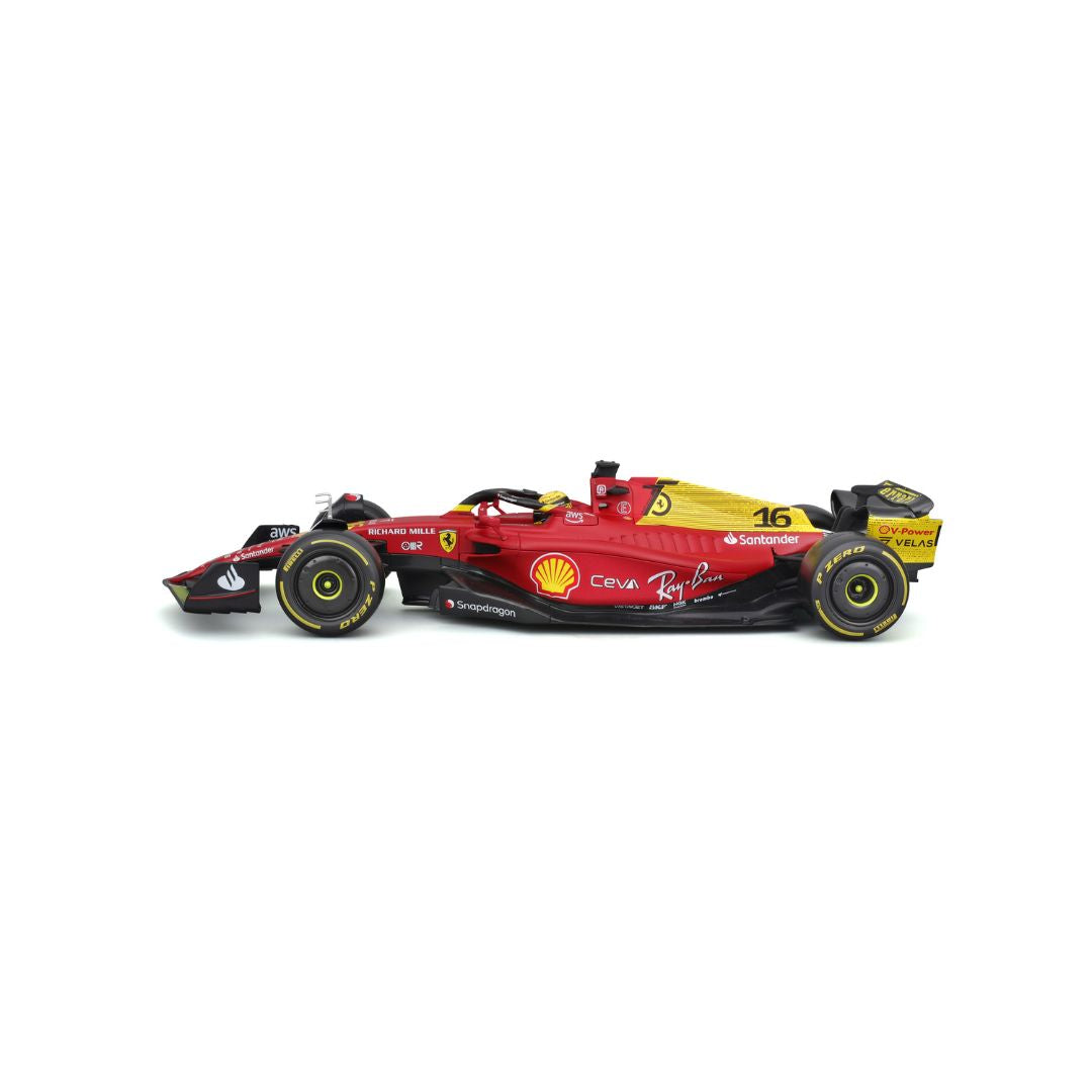 18-16811 Bburago - Ferrari F1-75 (2022), con casco #16 Leclerc - 1:18