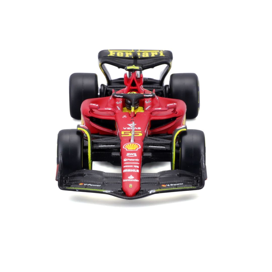 18-36831 Bburago - Ferrari F1- 75 (2022) #55 Sainz, con casco - 1:43