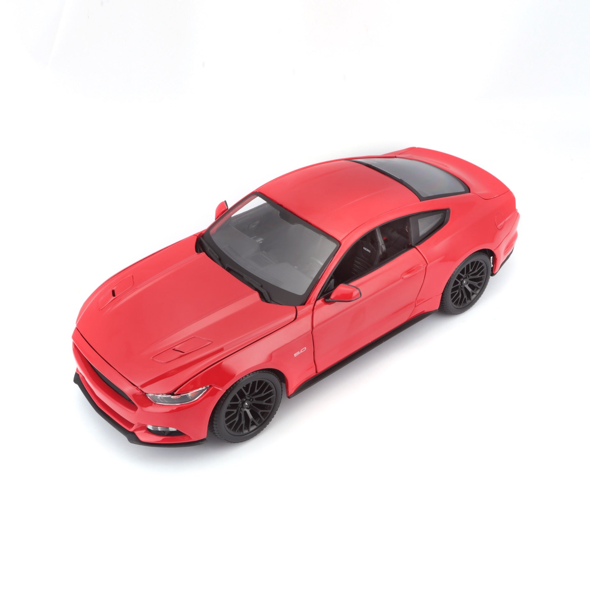 10-31197 RD Bburago Maisto - Ford Mustang (2015), rossa - Scala 1:18