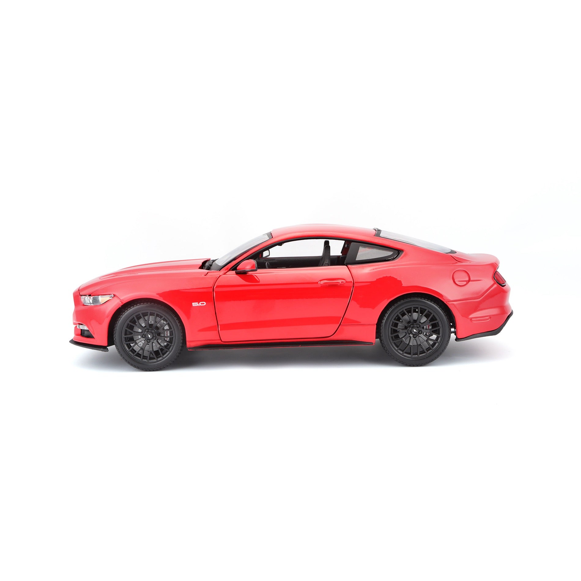 10-31197 RD Bburago Maisto - Ford Mustang (2015), rossa - Scala 1:18