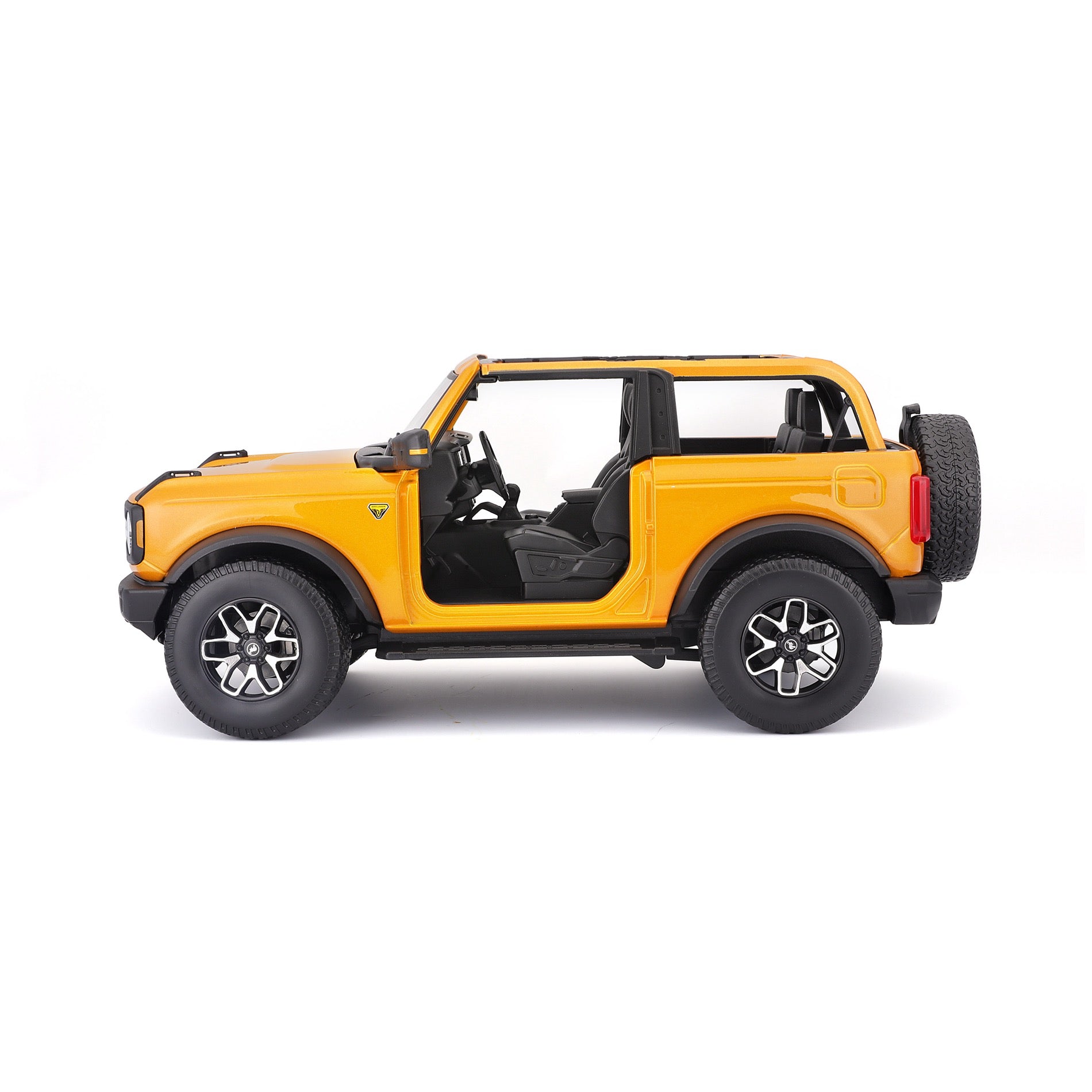 31457 Bburago Maisto - Ford Bronco Badlands 2021 (no door), arancione