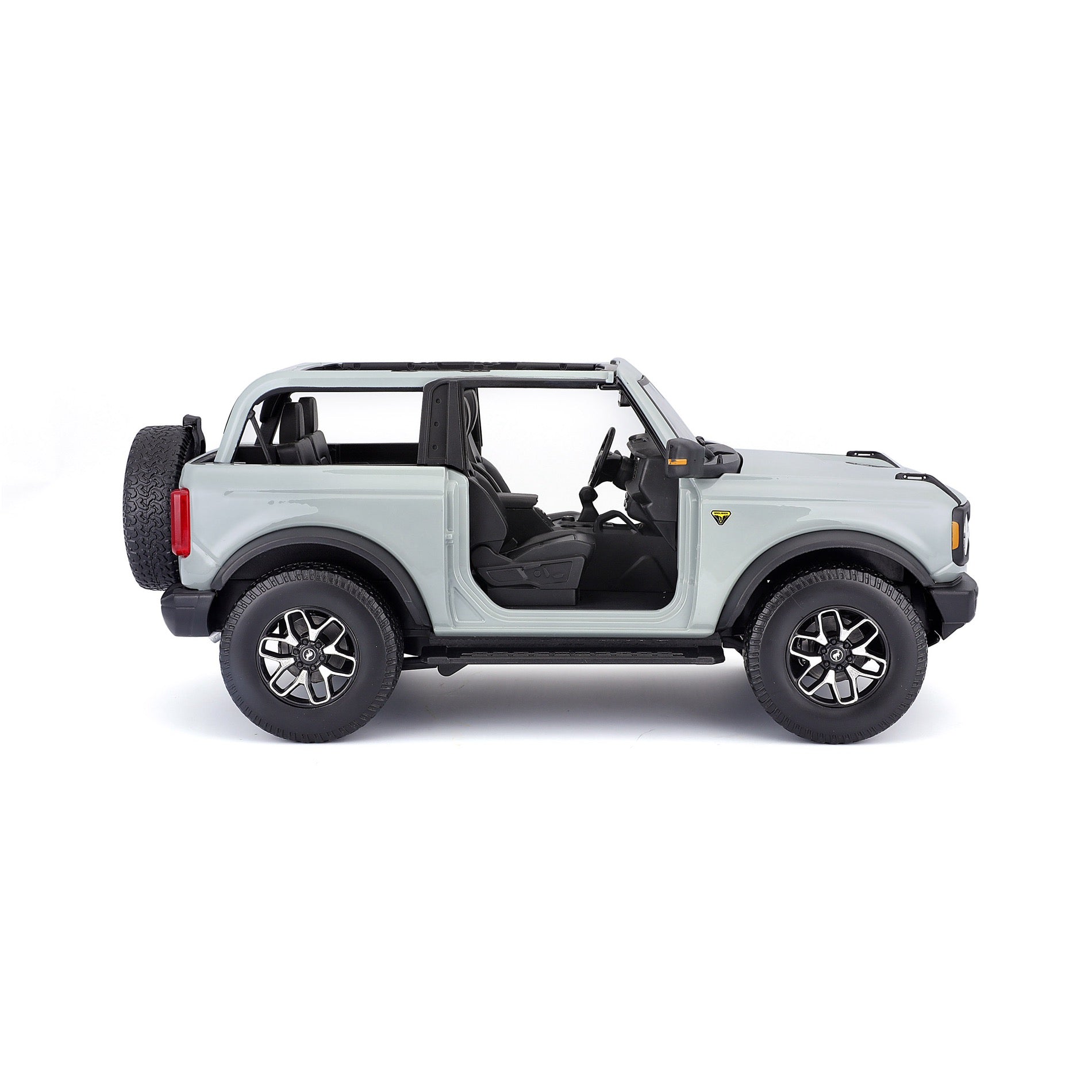 10-31457 Bburago Maisto - Ford Bronco Badlands 2021 (no door), grigia
