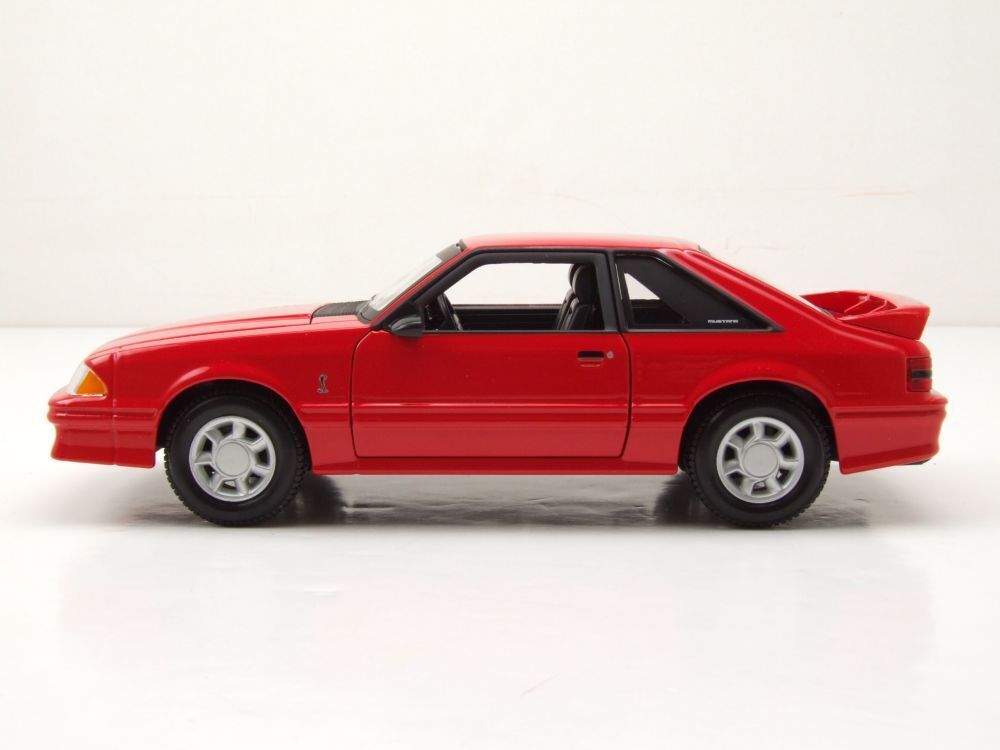 32906 Bburago Maisto - Ford Mustang SVT Cobra (1993), rossa - 1:24