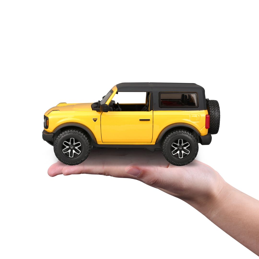 31530 Bburago Maisto - Ford Bronco Badlands 2 porte (2021), gialla
