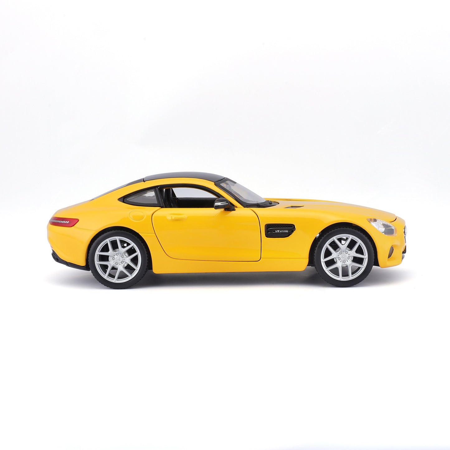 10-31134 Bburago Maisto - Mercedes-Benz AMG GT, gialla - Scala 1:24