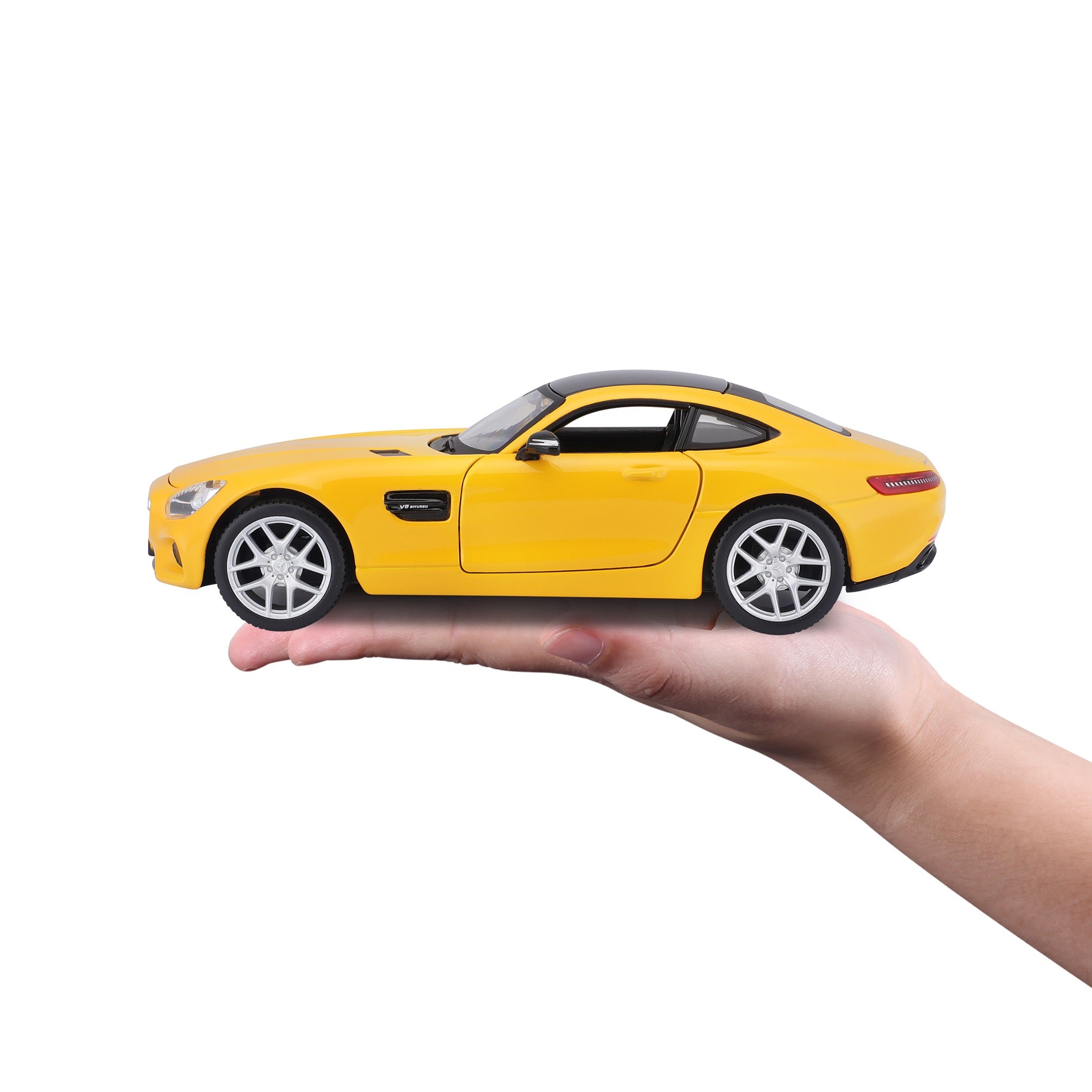 10-31134 Bburago Maisto - Mercedes-Benz AMG GT, gialla - Scala 1:24