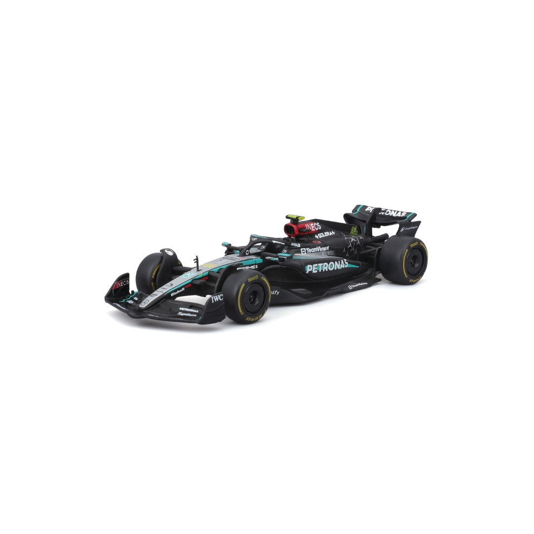18-38208H Bburago Race - Mercedes F1 W15 E-Performance #44 - 1:43