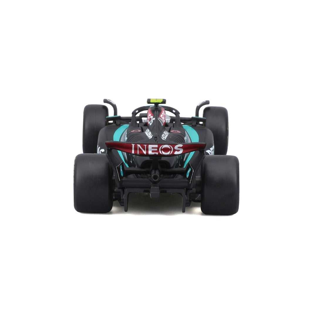 18-38208H Bburago Race - Mercedes F1 W15 E-Performance #44 - 1:43