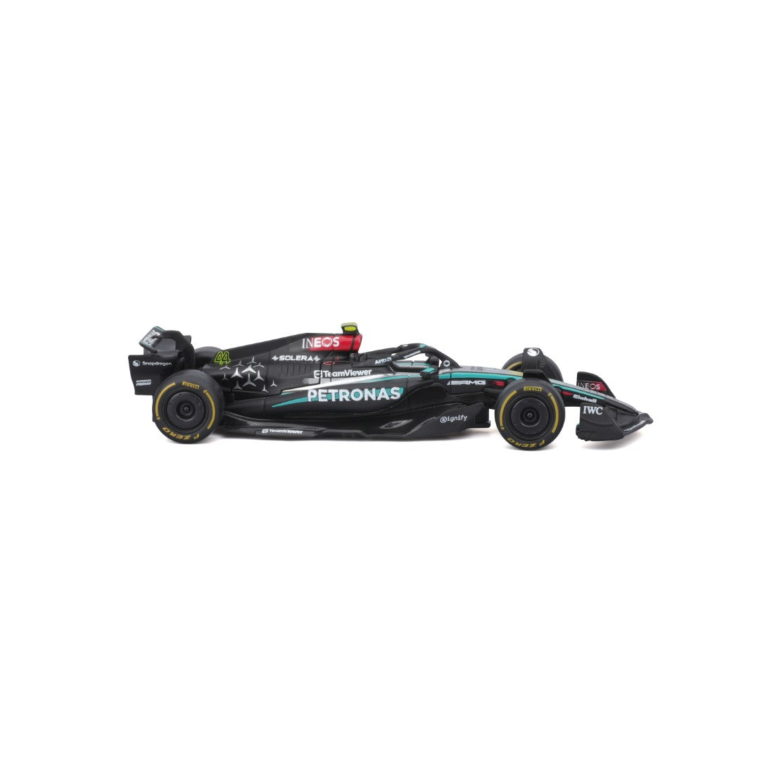 18-38208H Bburago Race - Mercedes F1 W15 E-Performance #44 - 1:43
