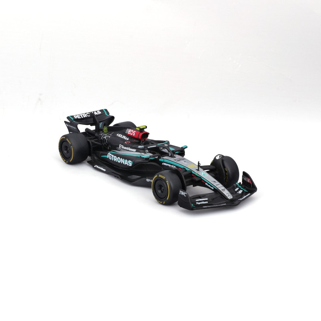 18-38208H Bburago Race - Mercedes F1 W15 E-Performance #44 - 1:43