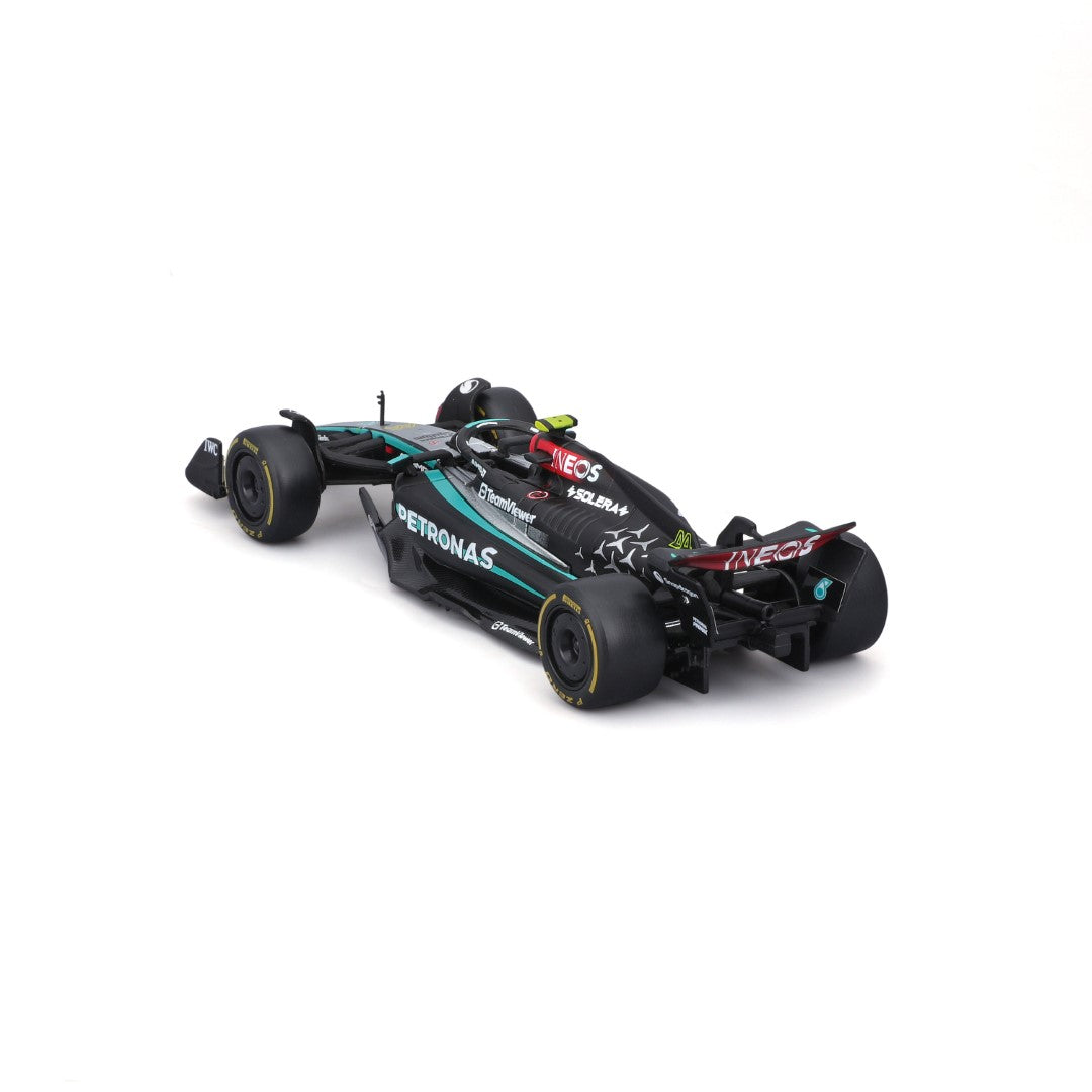 18-38208H Bburago Race - Mercedes F1 W15 E-Performance #44 - 1:43