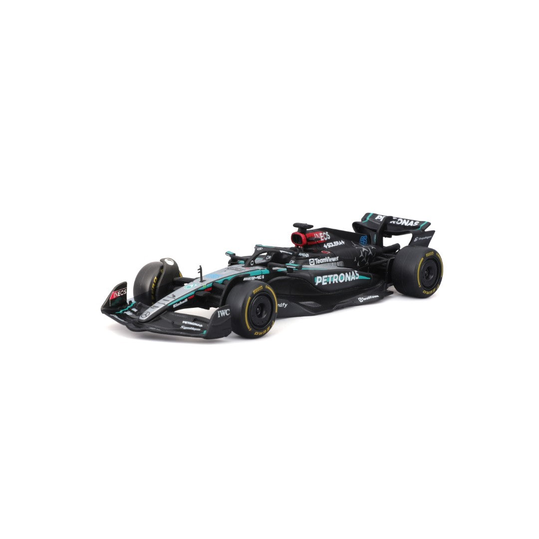 18-38208R Bburago Race - Mercedes F1 W15 E-performance #63 - 1:43