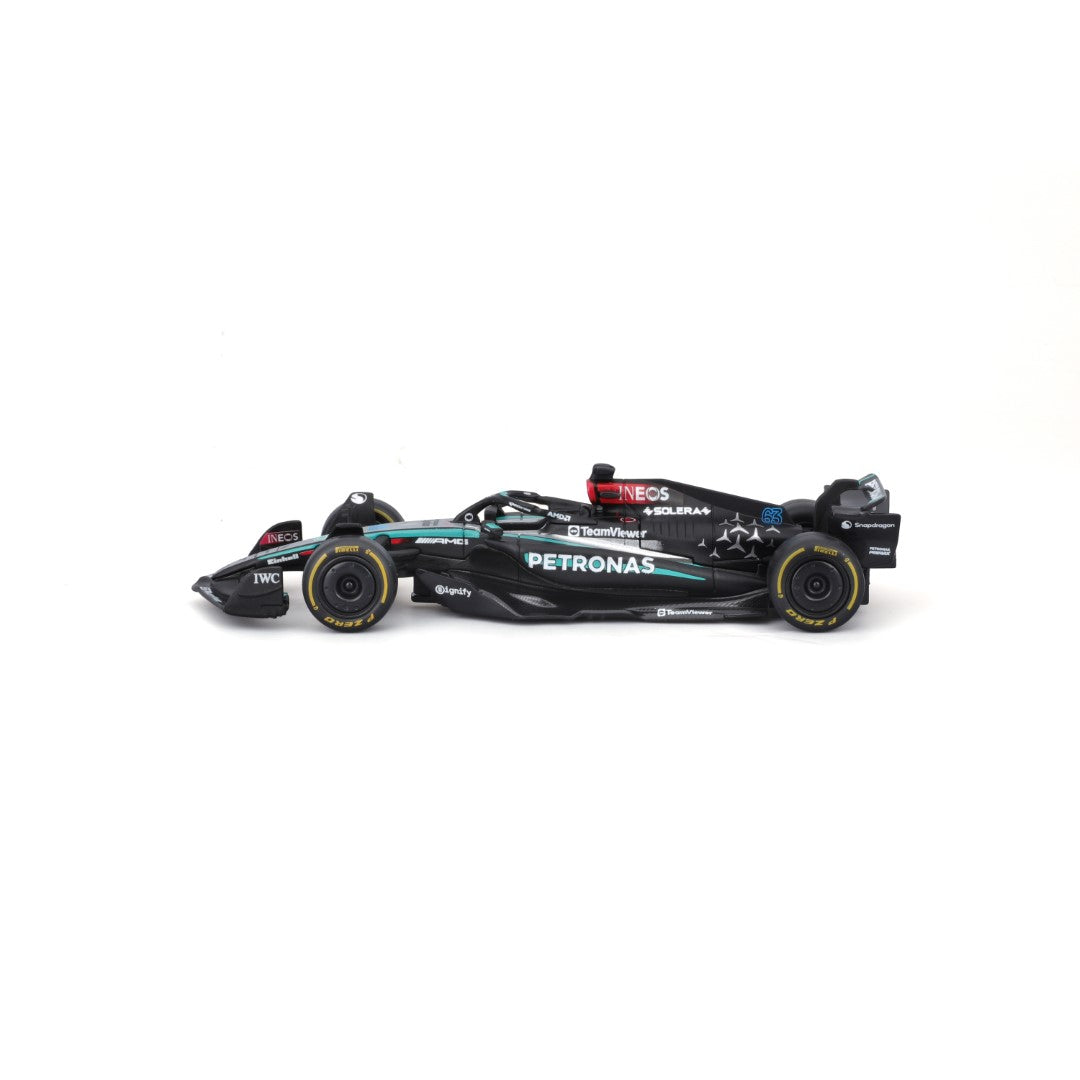 18-38208R Bburago Race - Mercedes F1 W15 E-performance #63 - 1:43
