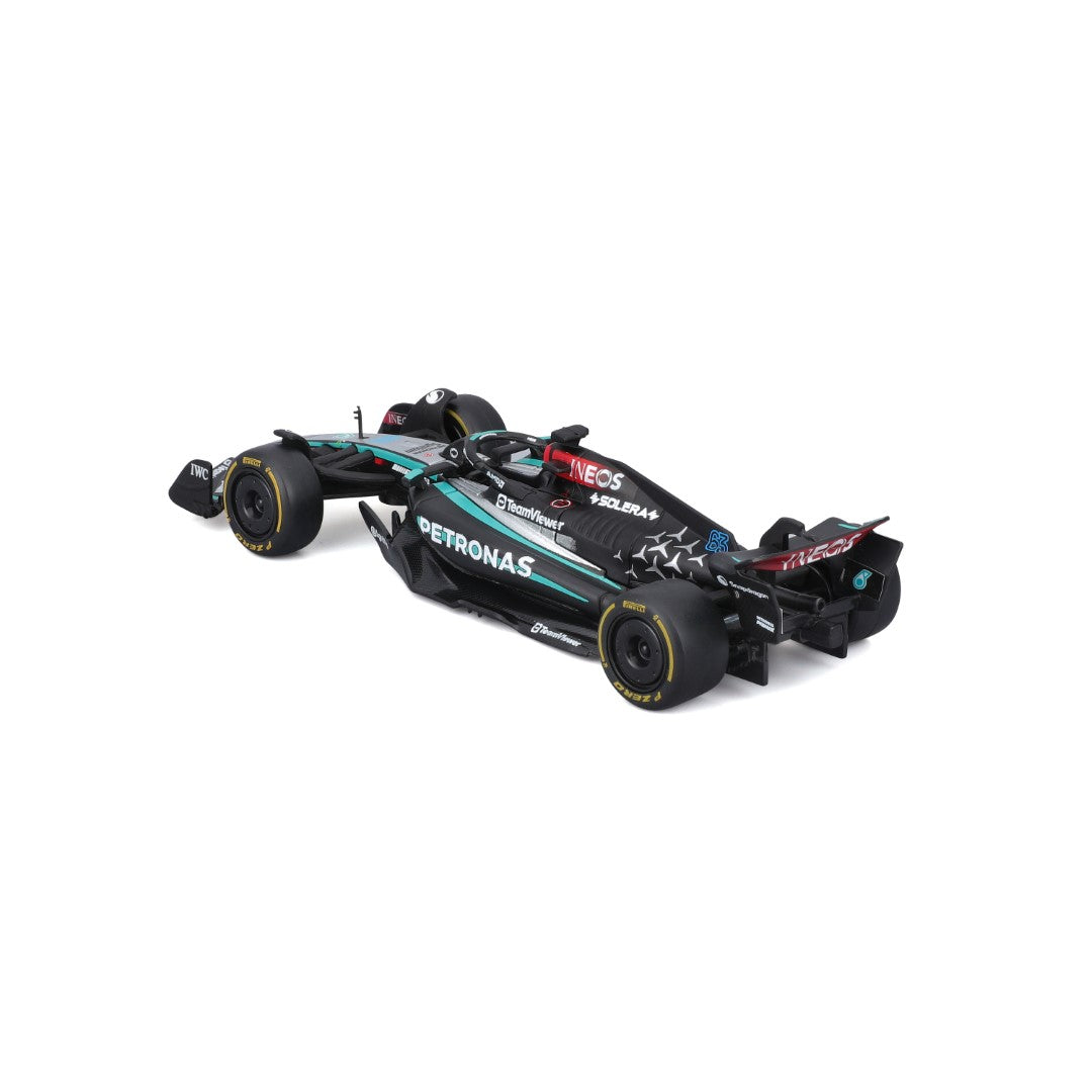 18-38208R Bburago Race - Mercedes F1 W15 E-performance #63 - 1:43