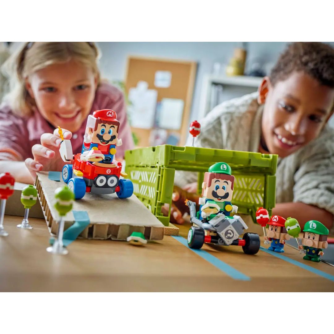 72034 LEGO Super Mario - Mario Kart: Baby Mario vs Baby Luigi