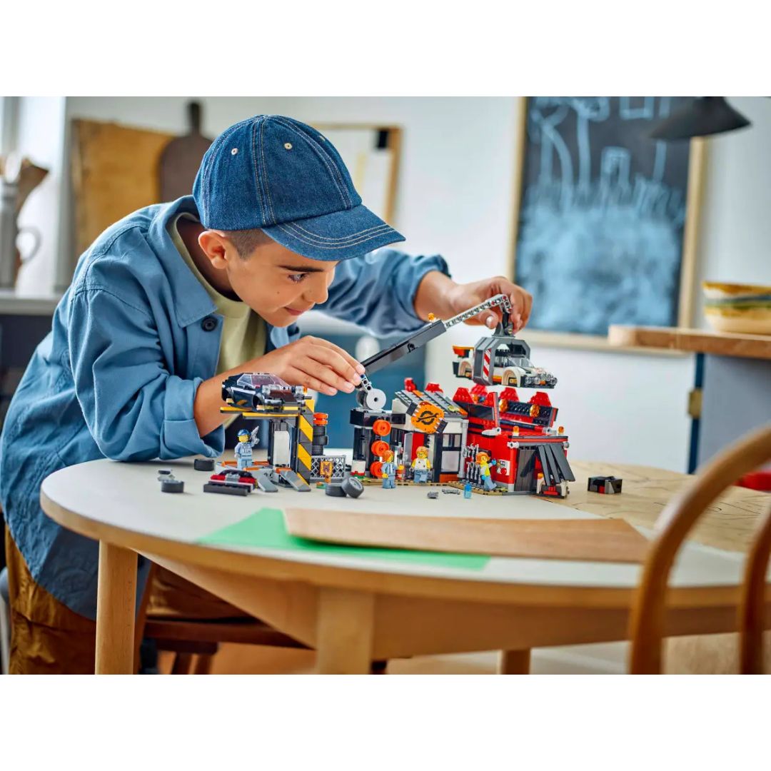 60472 LEGO City - Sfasciacarrozze con auto