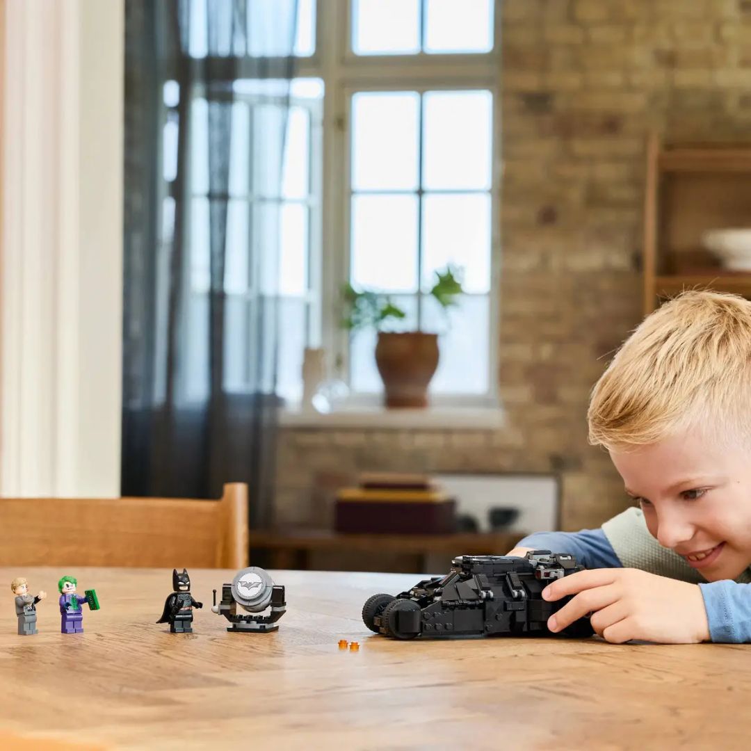 76303 LEGO DC - Tumbler di Batman contro Two-Face e The Joker