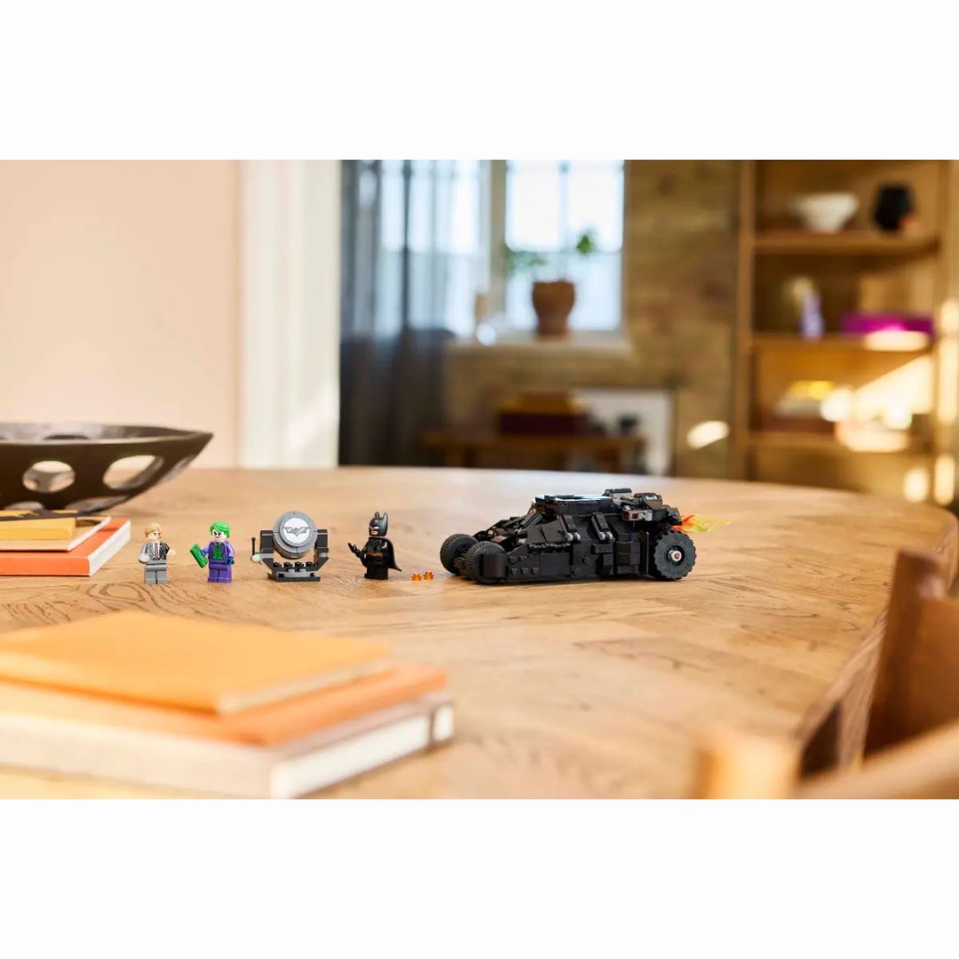 76303 LEGO DC - Tumbler di Batman contro Two-Face e The Joker