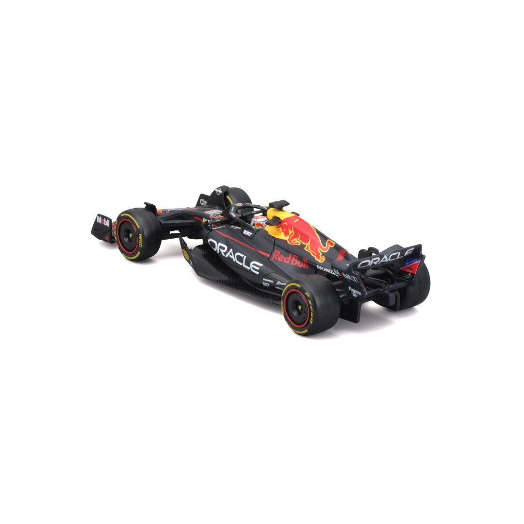18-38083 Bburago Race F1  Red Bull Racing RB19 #1 Verstappen, con casco - 1:43