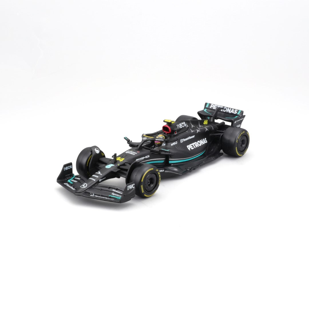 18-38081 Bburago Race -Mercedes AMG F1 W14 EPerformance #44 Hamilton, con casco