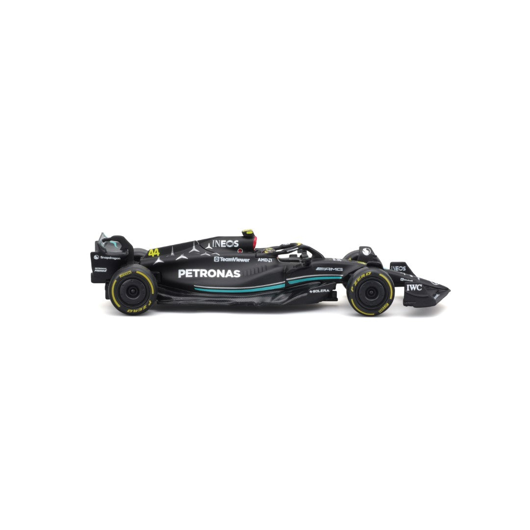 18-38081 Bburago Race -Mercedes AMG F1 W14 EPerformance #44 Hamilton, con casco