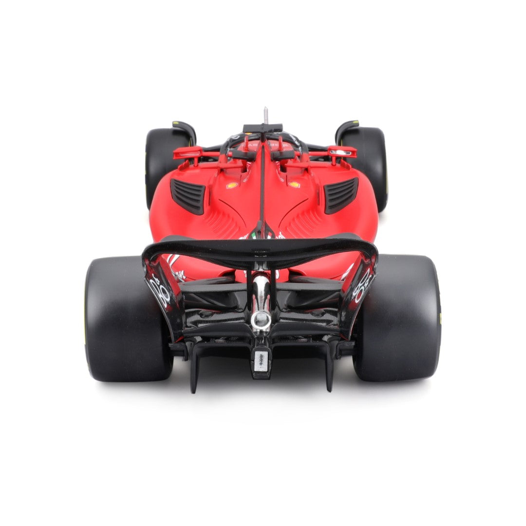18-16812 Bburago Ferrari Racing F1 Ferrari SF-23, con casco #16 Leclerc -  1:18