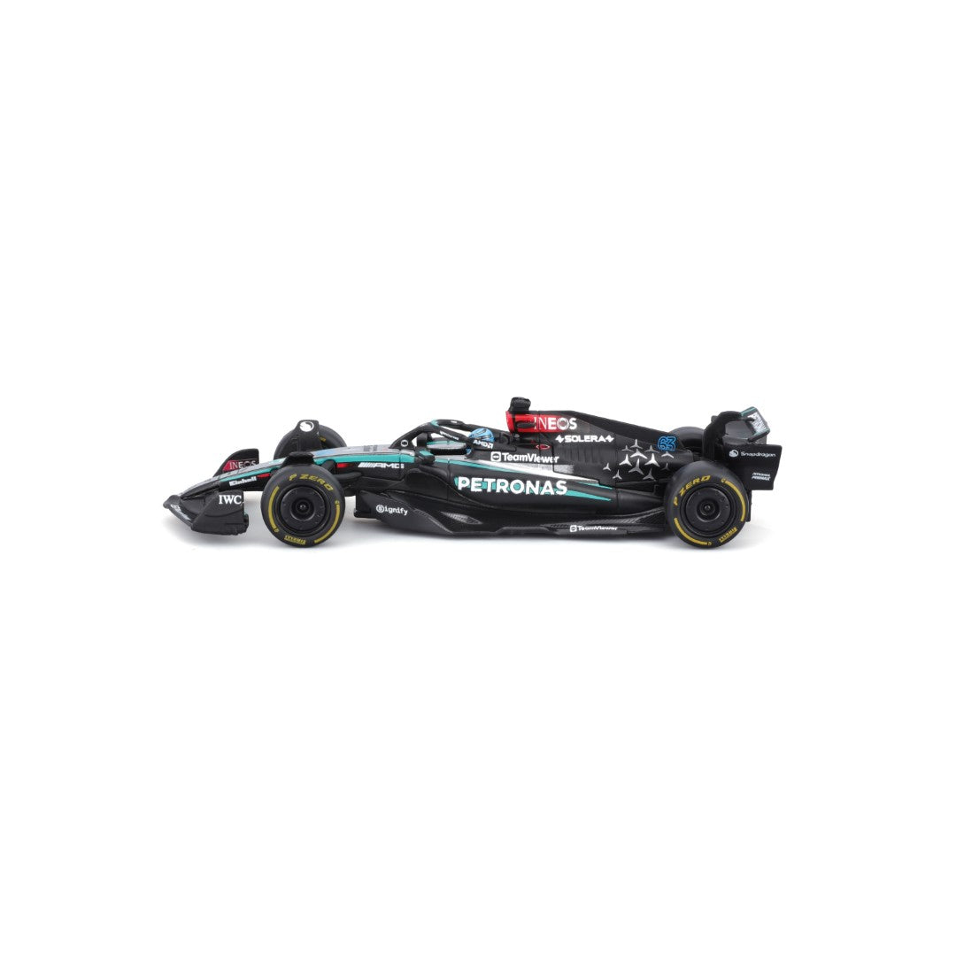 18-38209R Bburago F1 Mercedes-AMG W15 E Performance #63 con casco Russell - 1:43